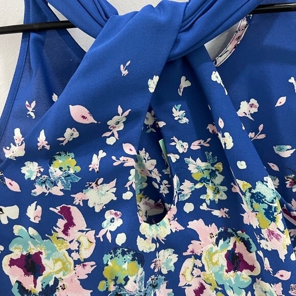 NWT Collective Concepts Edaline twisted back blue floral top size medium - Picture 4 of 6